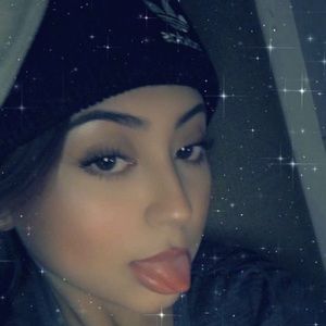 Meet your Posher, Cassandra